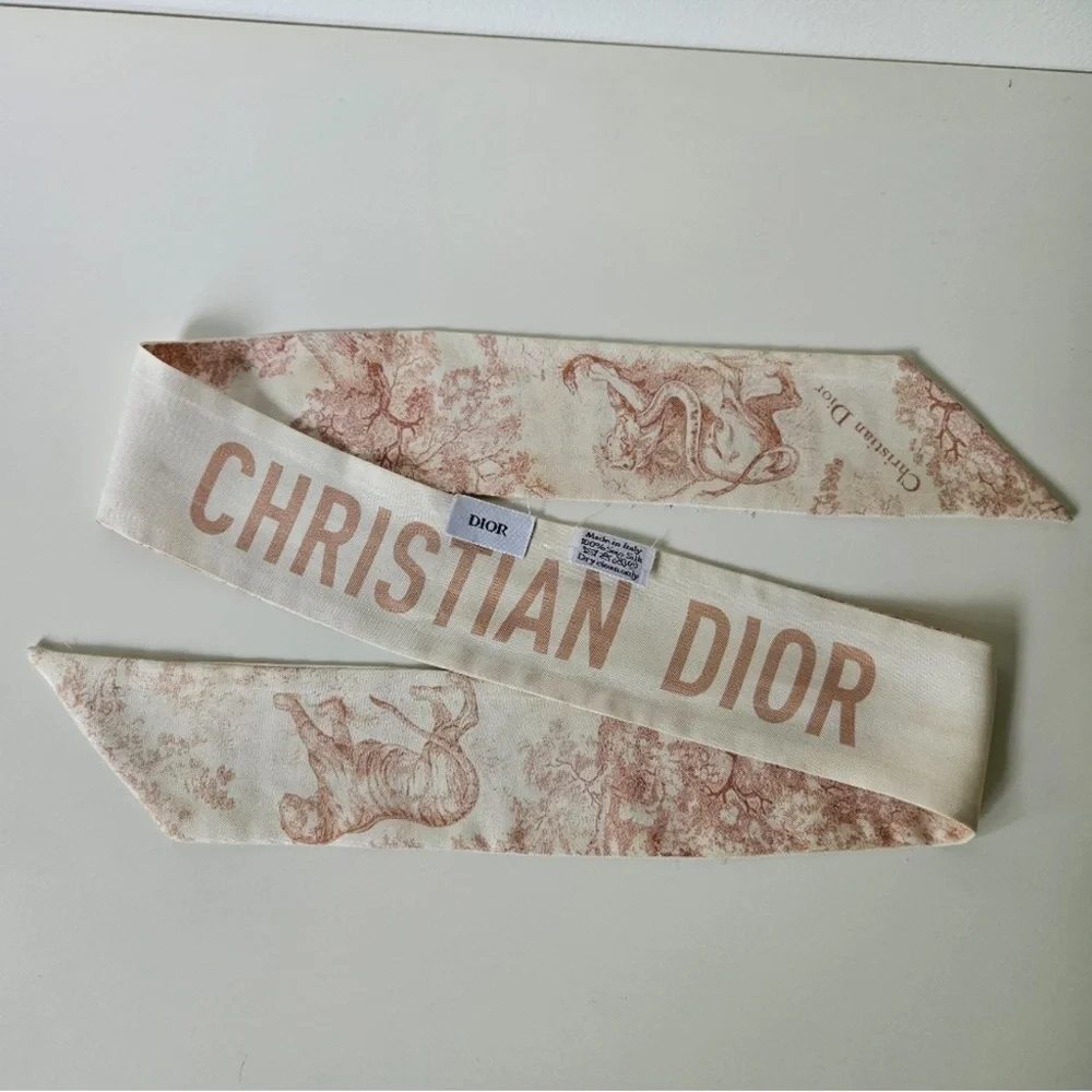 CHRISTIAN DIOR ⭐️cream and Pink silk toile de jouy mitzah Twilly scarf